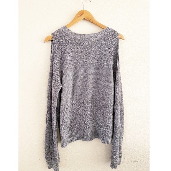 Soho Cold Shoulder sweater Size Medium - Picture 2 of 8